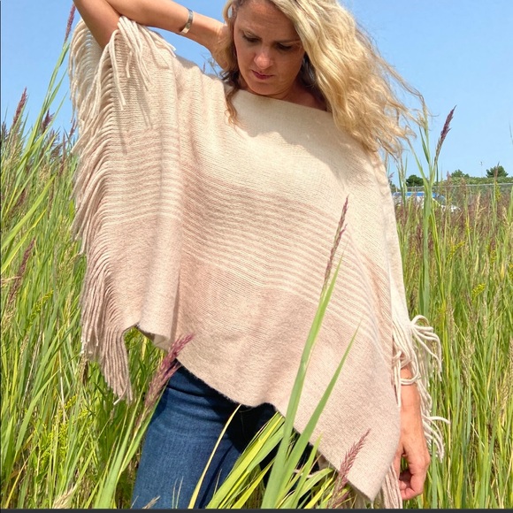 Ruby are tassel sweater - Picture 1 of 5